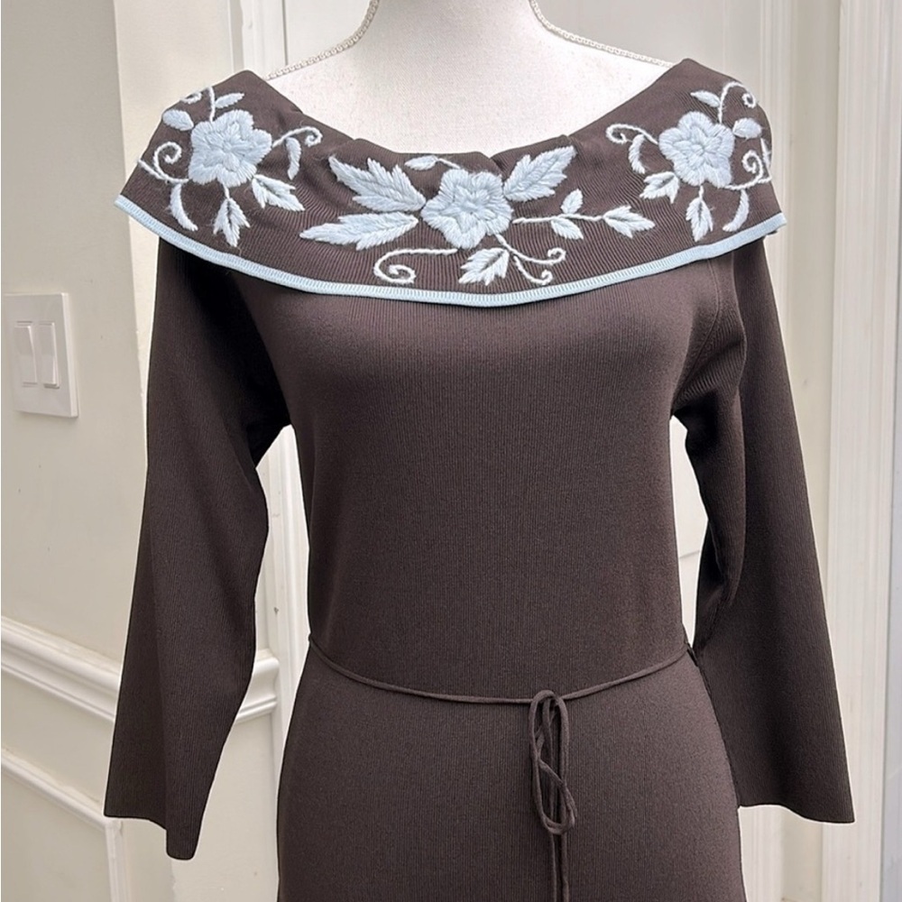BCBG Off Shoulder Embroidered Knit Midi Dress Brown Blue Floral NWT Sz L Winter - Picture 3 of 12